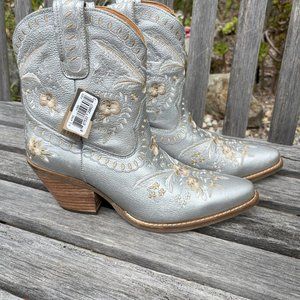 Dingo Silver Primrose Women's Western Boots, Brand New, Never Worn, Size 10M